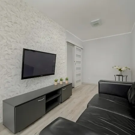 Near The River Balcony And Free Garage By Renters Appartamento *