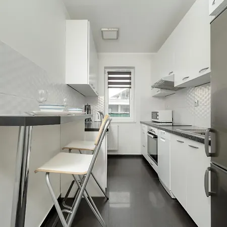 Near The River Balcony And Free Garage By Renters Appartamento Breslavia