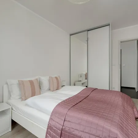 Appartamento Near The River Balcony And Free Garage By Renters Breslavia