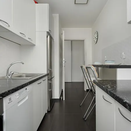 Near The River Balcony And Free Garage By Renters Breslavia